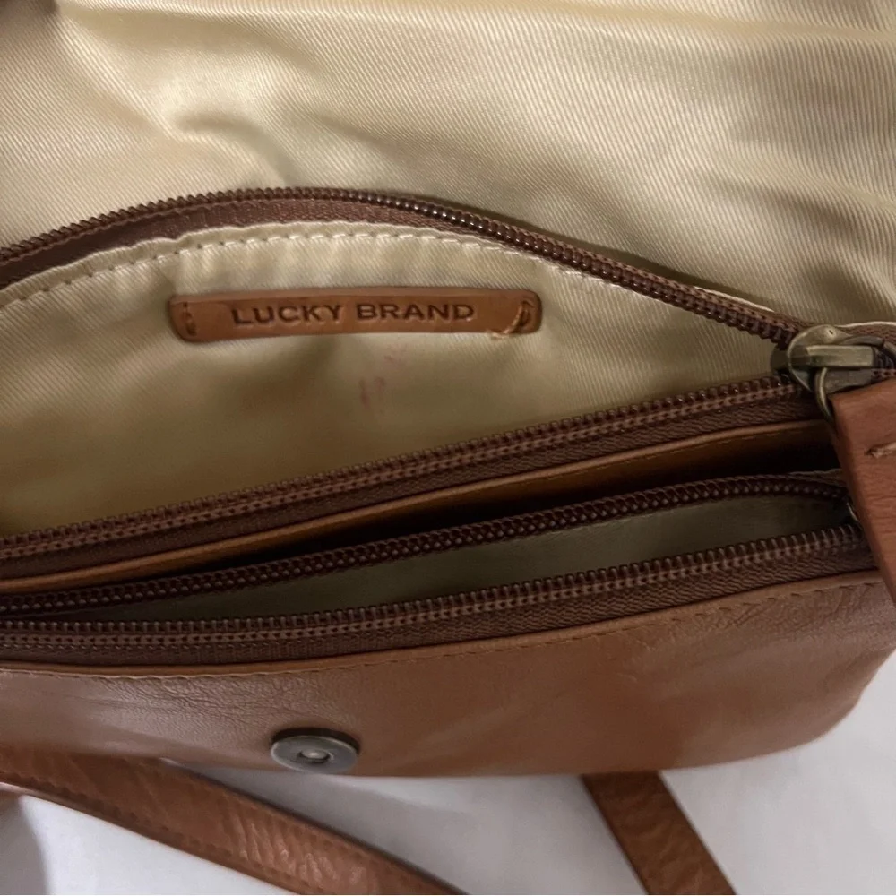 Lucky Brand Women’s Brown/Tan Crossbody Bag Snap Closure Adjustable Strap EUC - Picture 9 of 11
